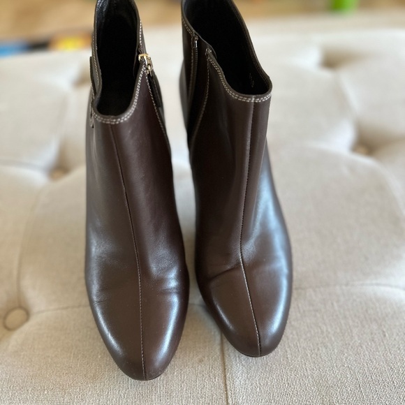 ✨ Gucci Brown Leather Heeled Booties✨ - Picture 8 of 9